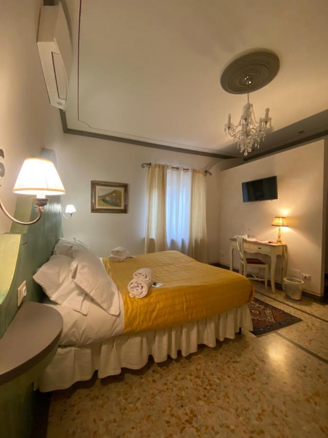 Palazzo Mari Suite & Rooms B&B Montevarchi Εξωτερικό φωτογραφία